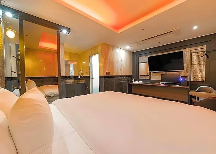 Dongdaemun Signature Hotel *